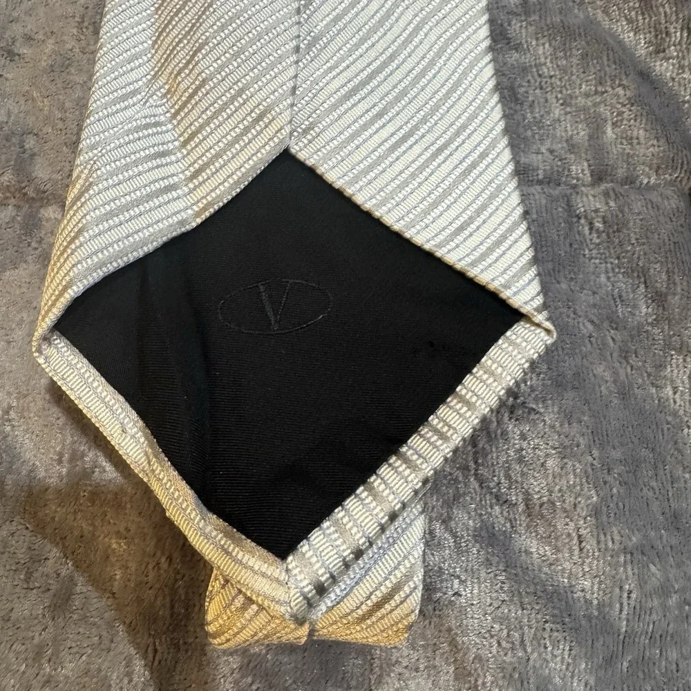 Lot Of 2 Valentino Cravatte Men's Silk Neck Ties Italy Ivory Striped Red Print‎